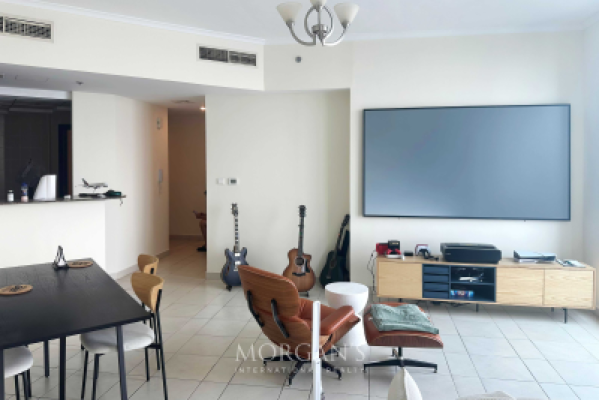 Unfurnished | High Floor | Prime Location-2