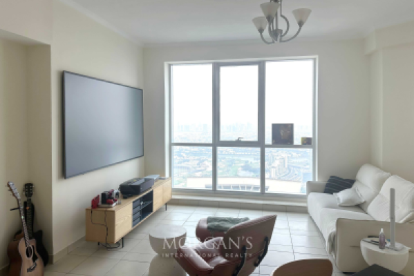 Unfurnished | High Floor | Prime Location-4