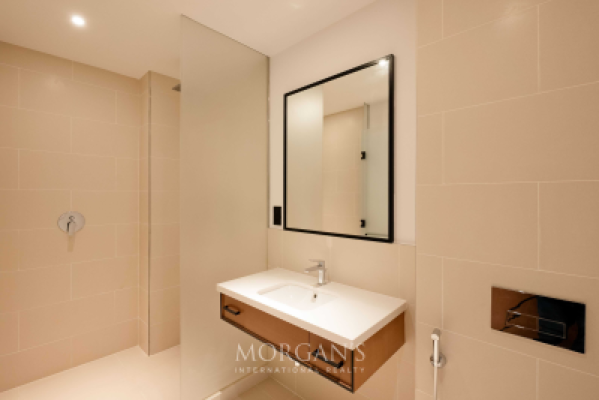 Luxury Living | High Floor | Panoramic Marina View-14