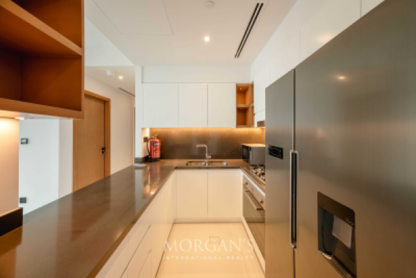 Luxury Living | High Floor | Panoramic Marina View-5