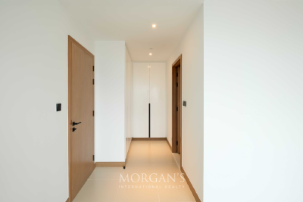 Luxury Living | High Floor | Panoramic Marina View-10