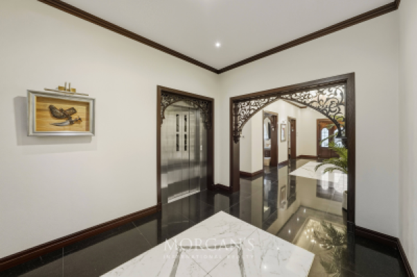 Unique Villa | Prime Location | Ready to Move In-2