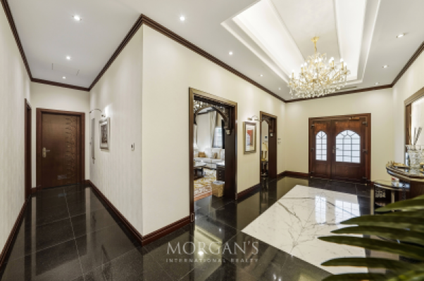 Unique Villa | Prime Location | Ready to Move In-5