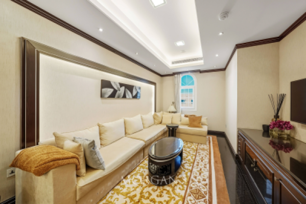 Unique Villa | Prime Location | Ready to Move In-9