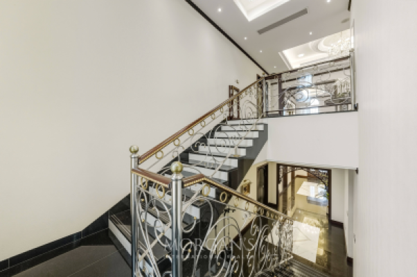 Unique Villa | Prime Location | Ready to Move In-15