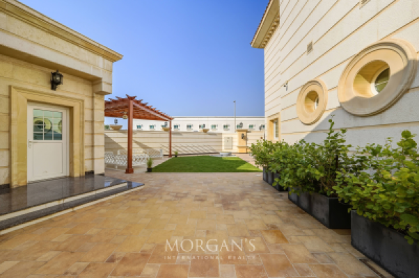 Unique Villa | Prime Location | Ready to Move In-29