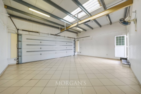 Unique Villa | Prime Location | Ready to Move In-30