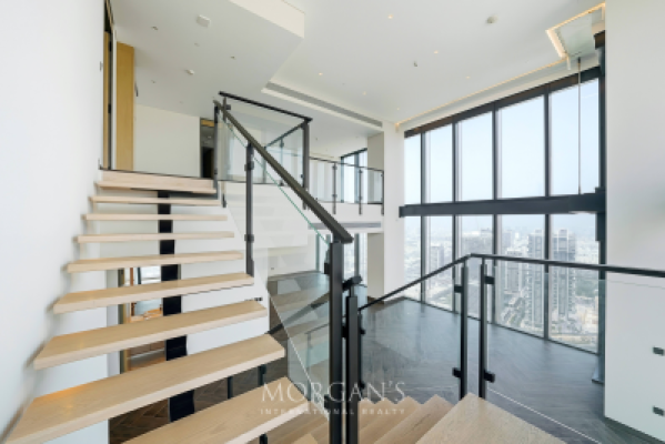 Spacious 3BR Duplex | Corner Unit | Great View-12