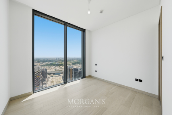3BR + M | Elegant Apartment | Unfurnished-10