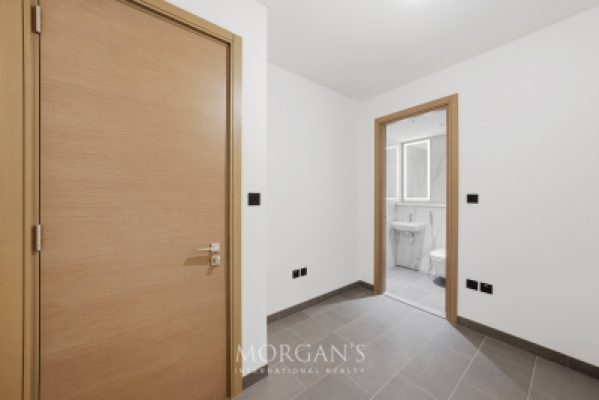 3BR + M | Elegant Apartment | Unfurnished-13