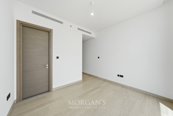 3BR + M | Elegant Apartment | Unfurnished-14