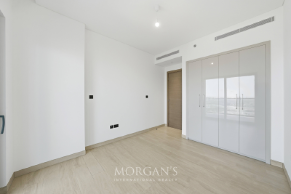 3BR + M | Elegant Apartment | Unfurnished-15