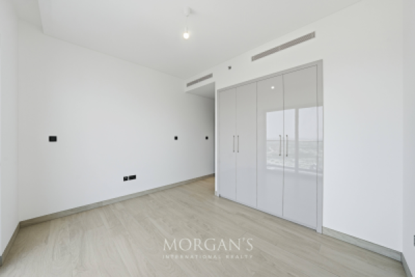 3BR + M | Elegant Apartment | Unfurnished-16