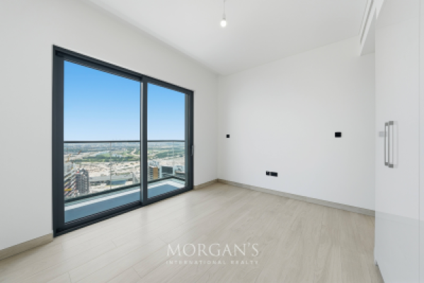 3BR + M | Elegant Apartment | Unfurnished-11