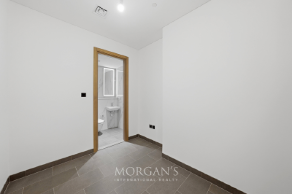 Stunning Lagoon View | 2BR + M | Spacious Layout-18