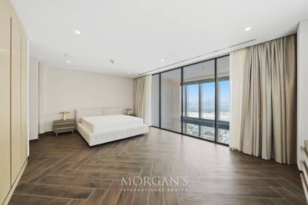 2BR+M | Furnished | Stunning | Balcony | Vacant-17