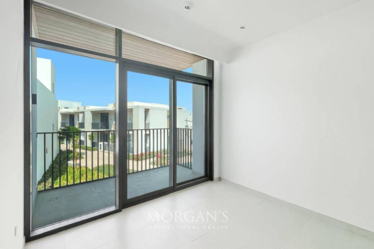 Modern 3BR Villa with Park Views | Arabian Ranches 3