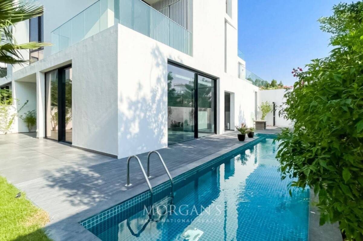 5BR Villa | Modern Luxury | Lake View | Al Barari
