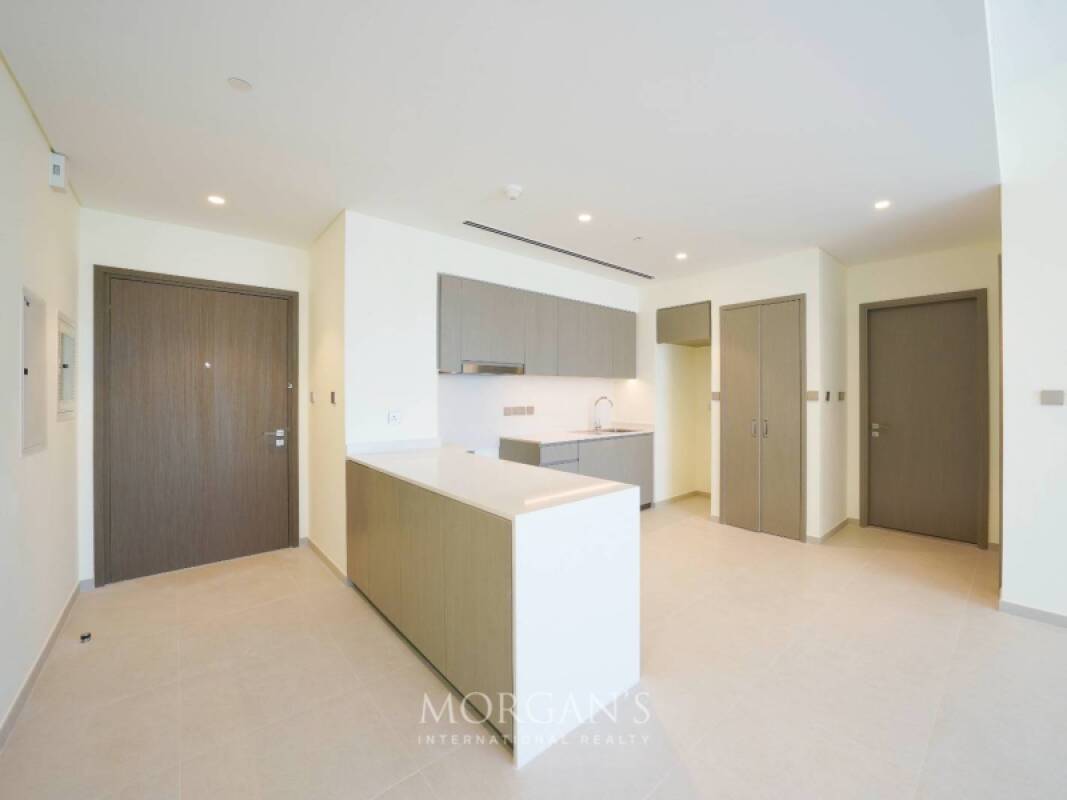 Elegant 1BR | Unfurnished | Prime Location | Downtown Dubai