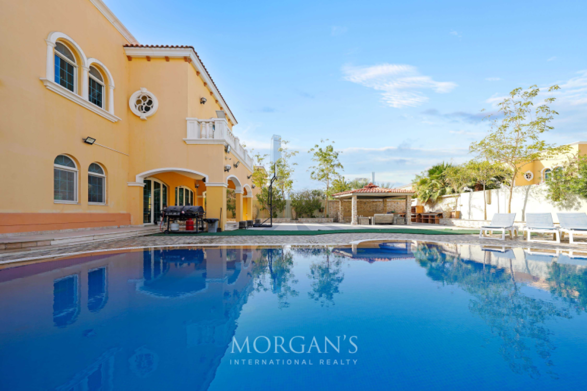5 BR Villa | Private Pool | Spacious Layout | Jumeirah Park